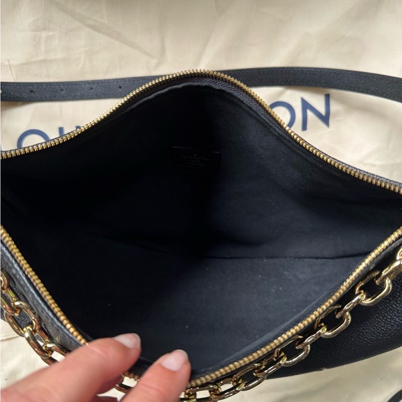 Louis Vuitton Black Loop Hobo - Picture 3 of 5